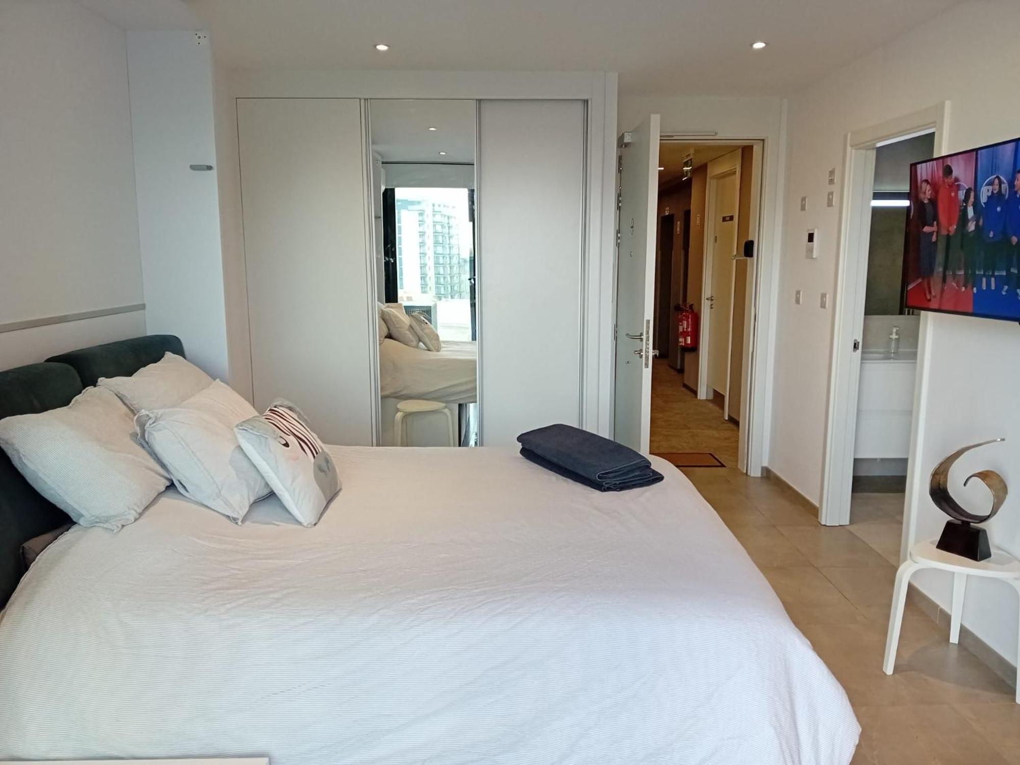 New Cp Luxury Studio With Spa Gibraltár Kültér fotó